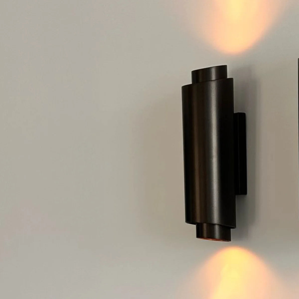 Wandlamp Carvi – Anodic Brown – afbeelding 3